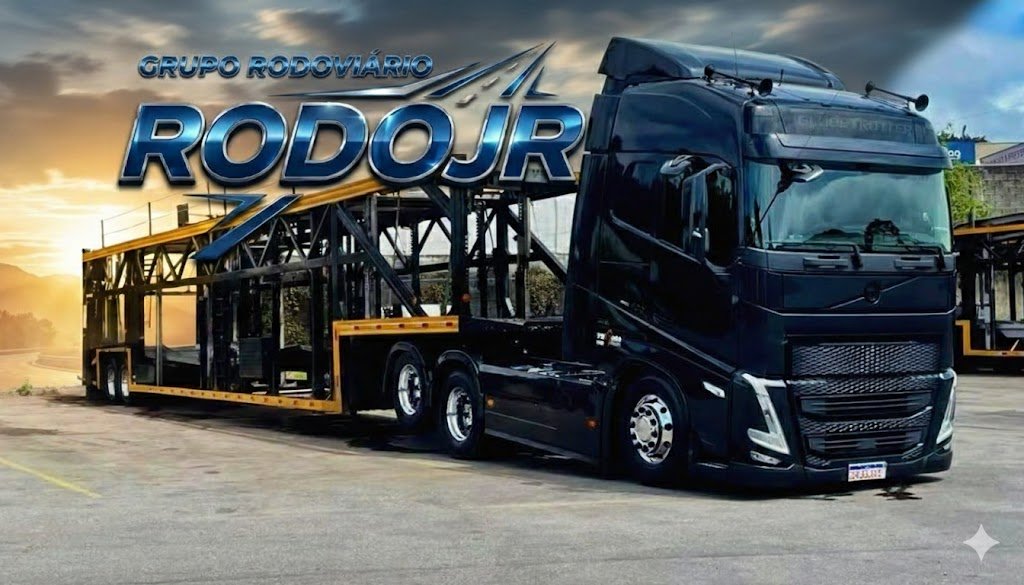 Caminhão cegonha Grupo Rodoviário JR transportando veículos